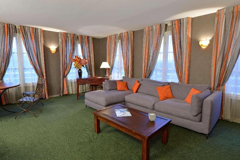 Alfred Hotels กงเปียญ ภายนอก รูปภาพ