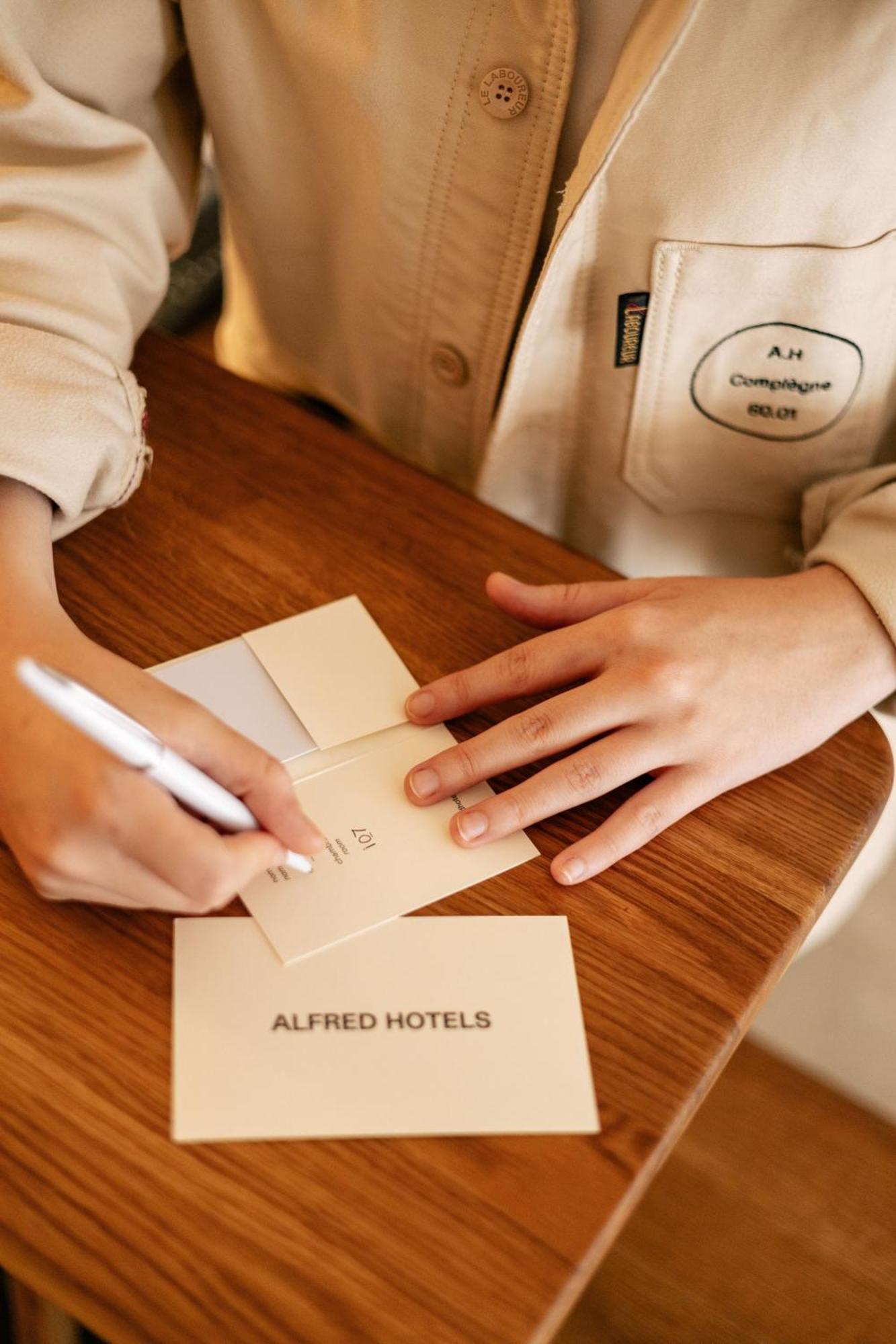 Alfred Hotels กงเปียญ ภายนอก รูปภาพ